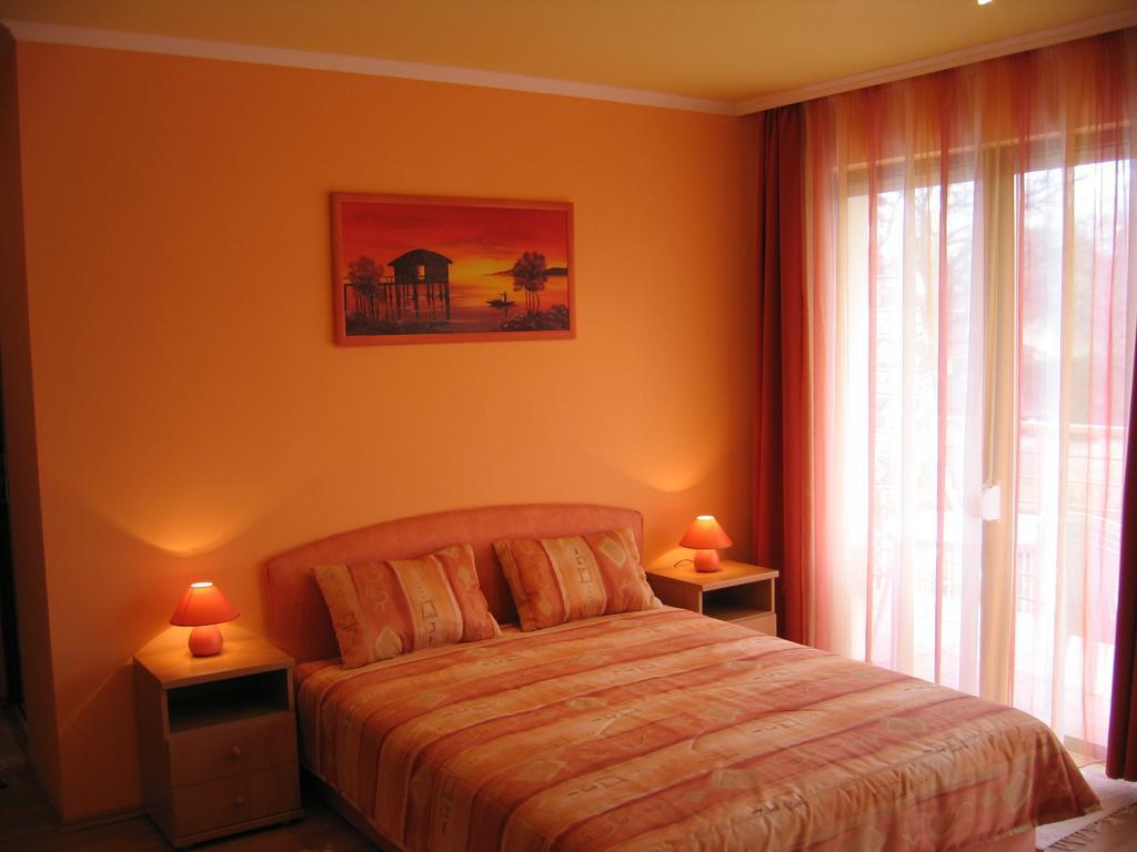 Balaton Wellness Apartman Siófok Pokój zdjęcie